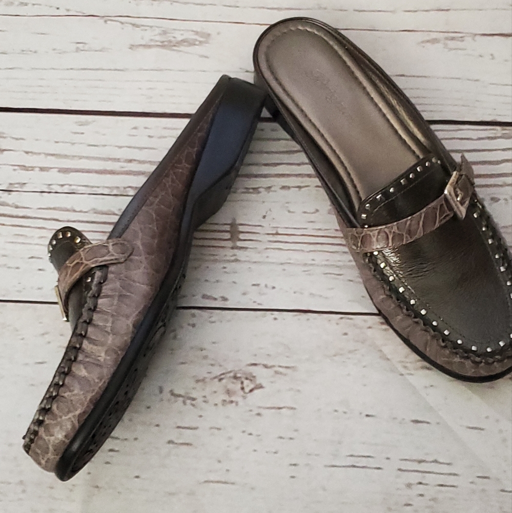 Brighton women's leather mule pewter 7 Narrow